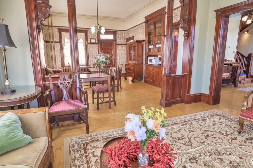 More Photos Of 310 E 2nd St, Trinidad Hospitality For Sale