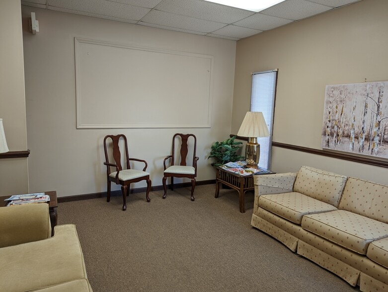 More Photos Of 1010 5th Ave N, Myrtle Beach Office For Lease