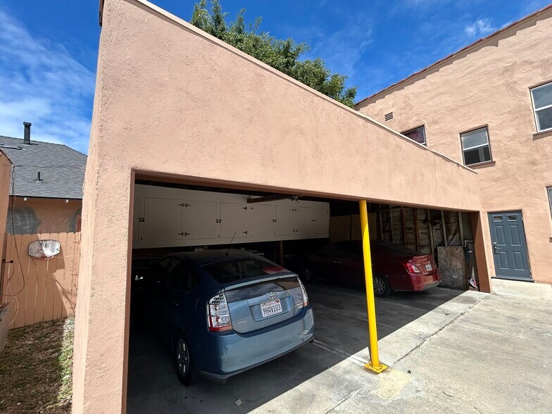 More Photos Of 1506 W 36th St, Los Angeles Apartments For Sale