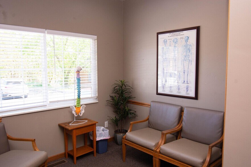 More Photos Of 237 E Main St, Twin Lakes Medical For Sale