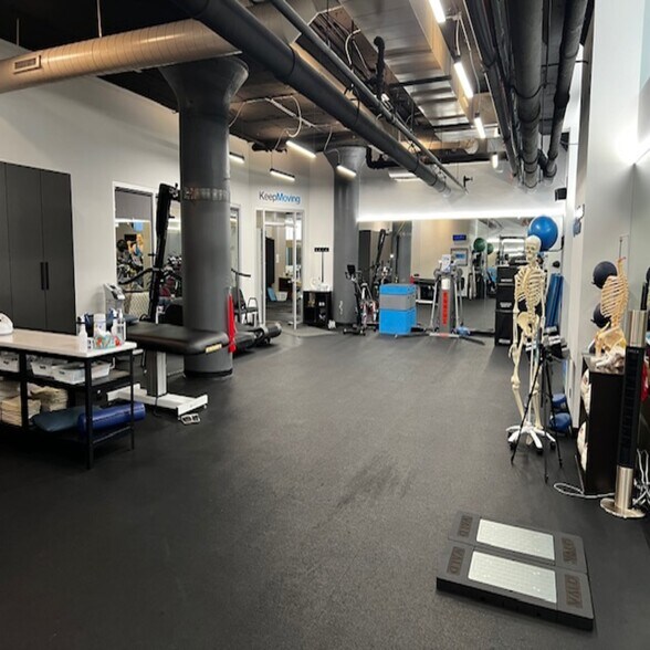 More Photos Of 820 N Orleans St, Chicago Office For Lease