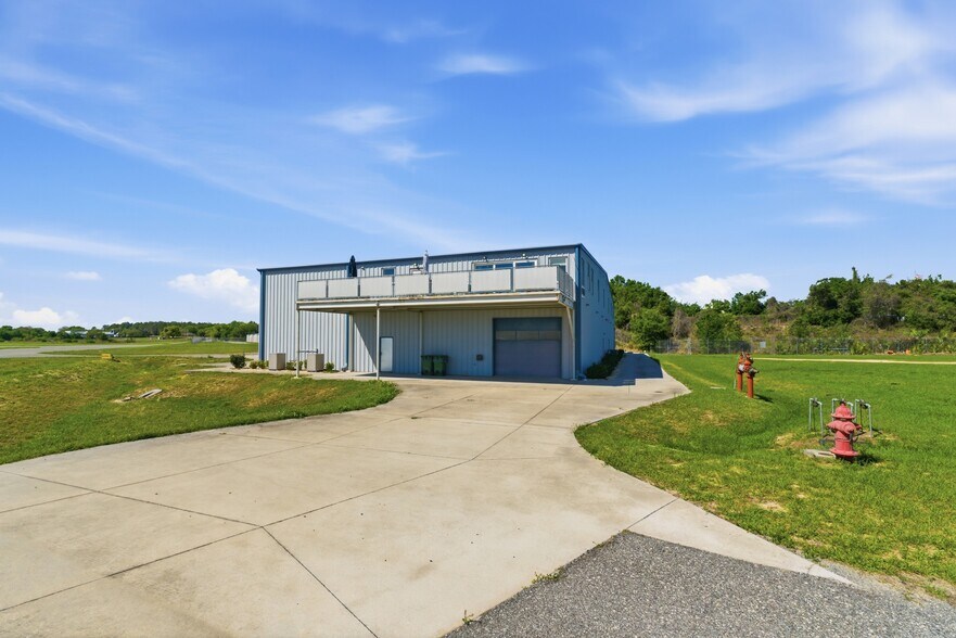 More Photos Of 8600 Airport Blvd, Leesburg Airplane Hangar For Sale