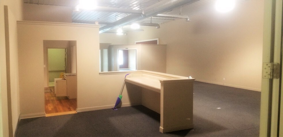 More Photos Of 1561-1599 E 93rd Ave, Merrillville Flex For Lease