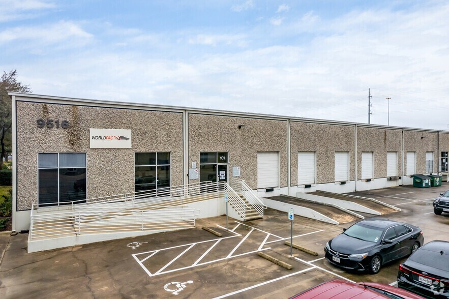 Primary Photo Of 9516 Neils Thompson Dr, Austin Warehouse For Lease