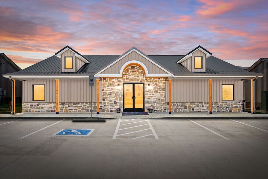 Primary Photo Of 2510 Pea Ridge Rd, Clarksville Office For Lease