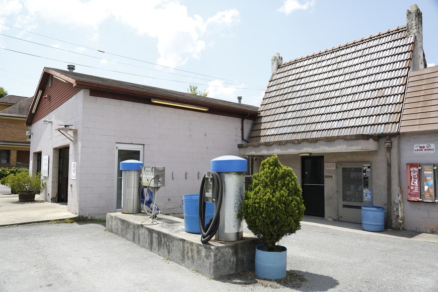 More Photos Of 132 S High St, Morgantown Carwash For Sale