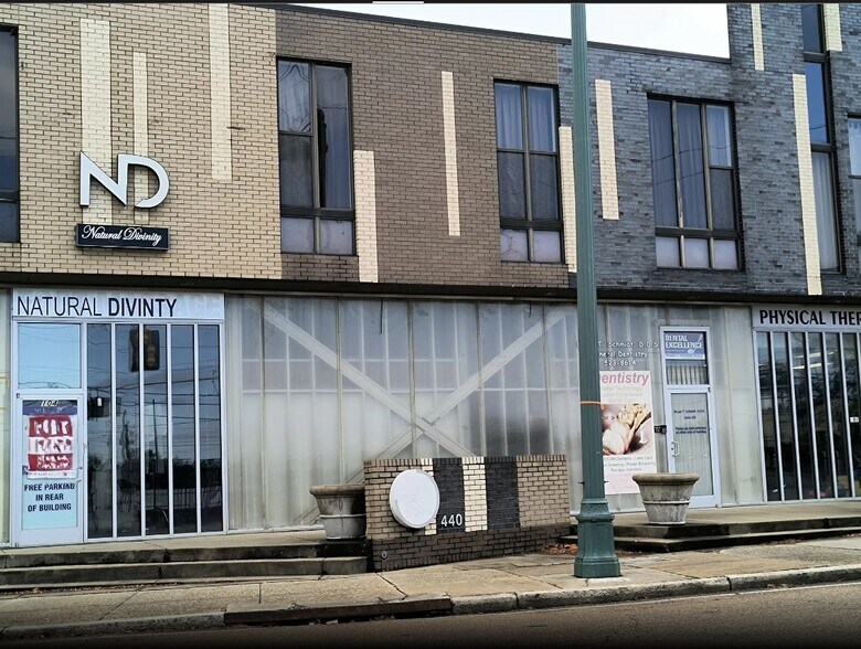 More Photos Of 440 N Front St, Memphis Freestanding For Lease