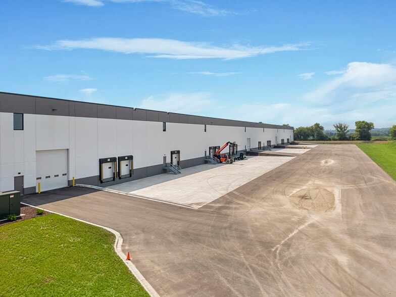 More Photos Of 4410 Daentl Rd, Deforest Industrial For Lease