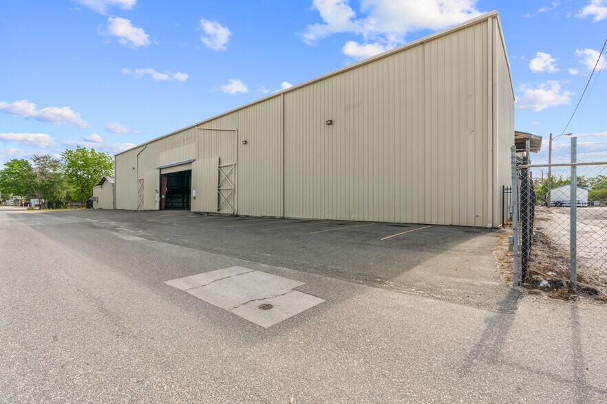 More Photos Of 1118 N Magnolia Ave, Ocala Warehouse For Sale