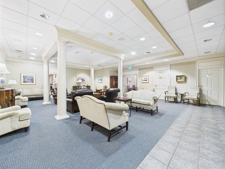 More Photos Of 201 E Dr Hicks Blvd, Florence Medical For Sale