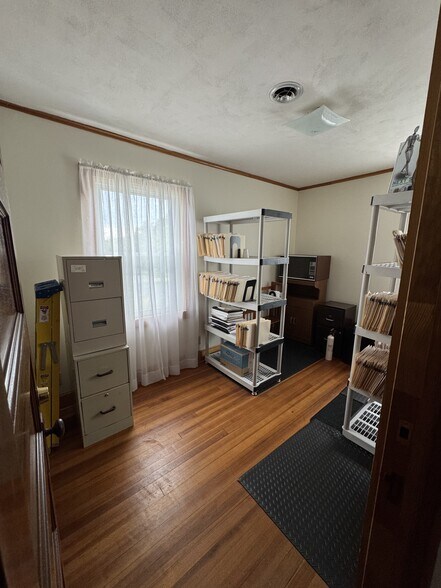 More Photos Of 1134 Troy Schenectady Rd, Latham Medical For Sale