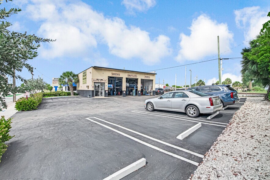 More Photos Of 925 N Federal Hwy, Boynton Beach Auto Repair For Sale