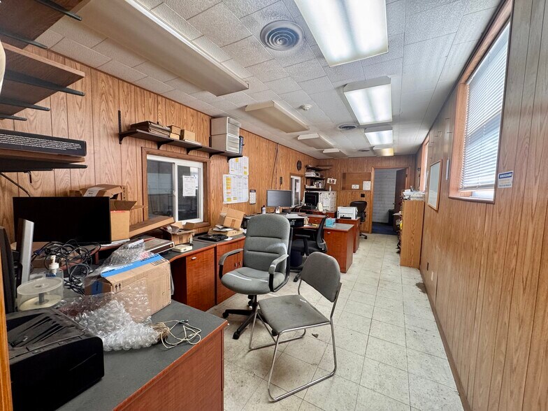 More Photos Of 205 W Main St, Bushnell Industrial For Sale