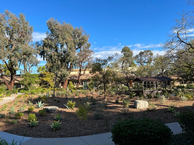 More Photos Of 2021 Sperry Ave, Ventura Office For Lease