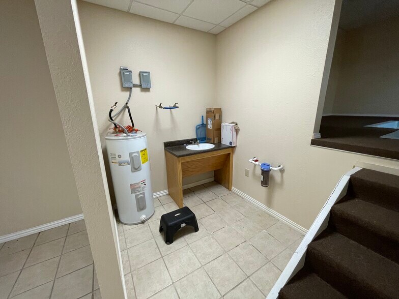 More Photos Of 501-599 Paris ave, Soper Religious Facility For Sale