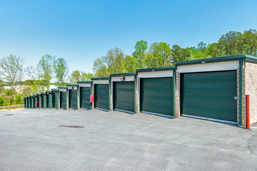 More Photos Of 6619 Lanier Islands Pky, Buford Self Storage For Sale