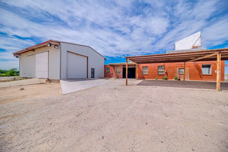 More Photos Of 2419 W Murphy St, Odessa Truck Terminal For Sale