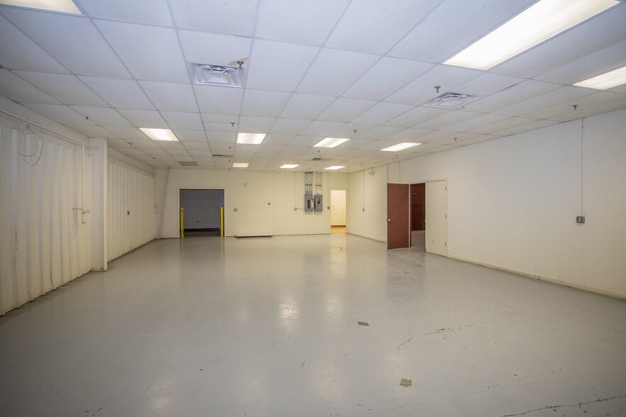 More Photos Of 80 American Wy, Natural Bridge Station Industrial For Lease