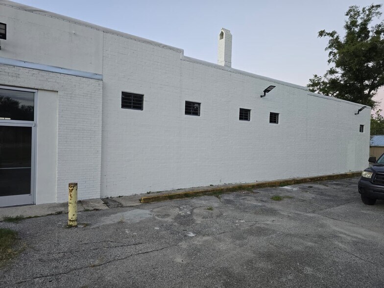 More Photos Of 550 S Patterson St, Valdosta Freestanding For Sale