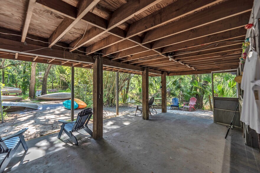 More Photos Of 4572 Alafia Canoe Trl, Valrico Storefront Retail Residential For Sale