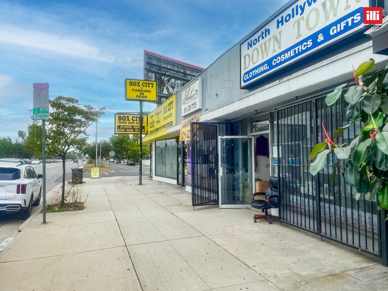 More Photos Of 12800-12806 Victory Blvd, North Hollywood Storefront For Lease