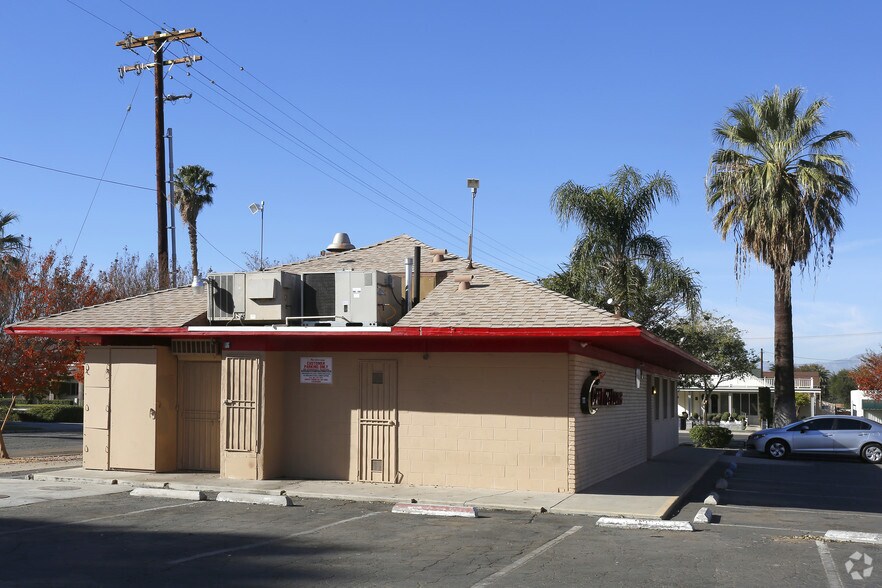 More Photos Of 9696 Magnolia Ave, Riverside Restaurant For Lease