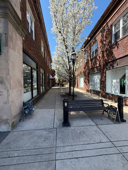 More Photos Of 423 York Rd, Jenkintown Storefront Retail Residential For Lease