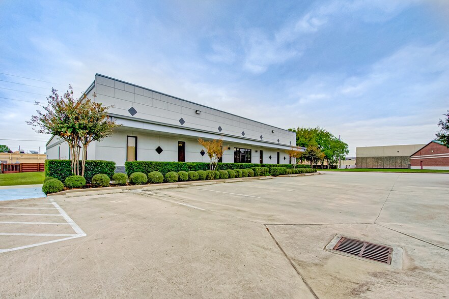 More Photos Of 7102 Glen Chase Ct, Houston Office For Sale