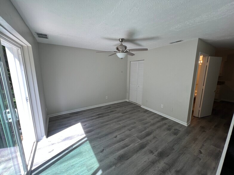 More Photos Of 600-638 Francis Ave, Clarksville Apartments For Sale
