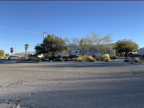 More Photos Of 5653 Plaza Rd, Twentynine Palms Freestanding For Sale