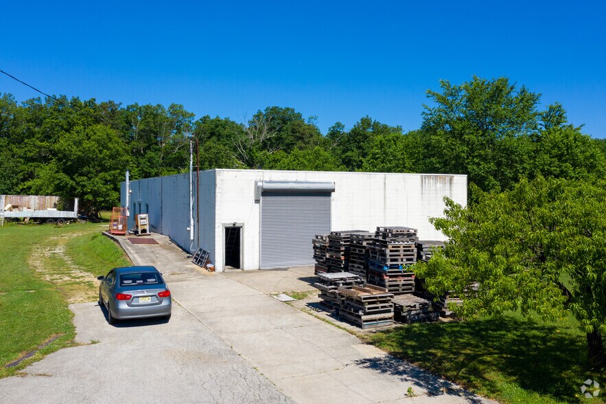 Primary Photo Of 675 Lebanon Ave, Williamstown Warehouse For Lease
