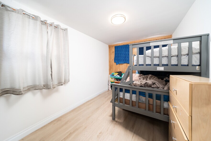 More Photos Of 103-105 Devon St, Kearny Apartments For Sale