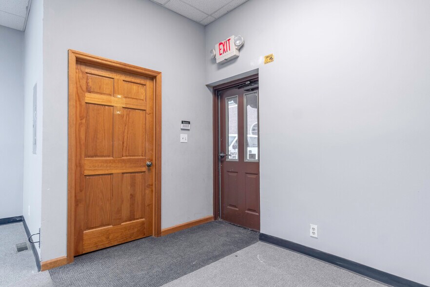 More Photos Of 312 N Wayne St, Piqua Office For Lease