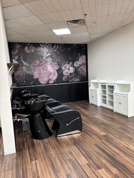 More Photos Of 451-465 Canyon del Rey Blvd, Del Rey Oaks Unknown For Lease