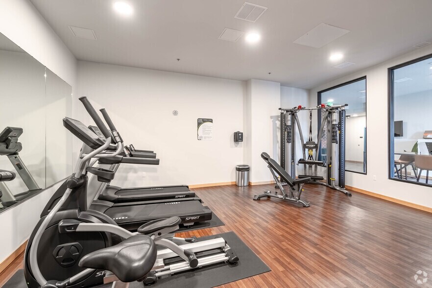 More Photos Of 8829 Roosevelt Way NE, Seattle Apartments For Lease