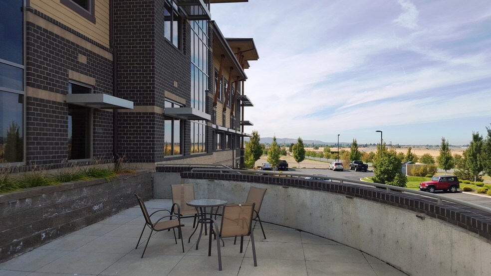 More Photos Of 695 N Legacy Ridge Dr, Liberty Lake Office For Lease