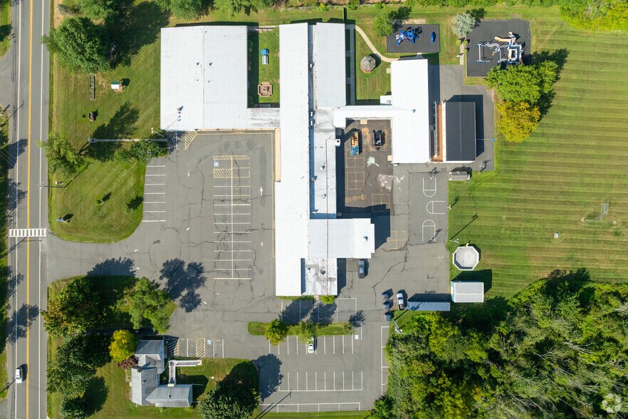More Photos Of 1417 Route 179, Lambertville Schools For Lease