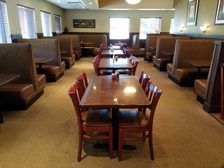 More Photos Of 2900 S Orlando Dr, Sanford Restaurant For Lease