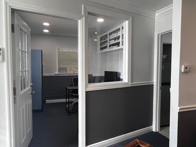 More Photos Of 5409 16th St N, Saint Petersburg Office Residential For Lease