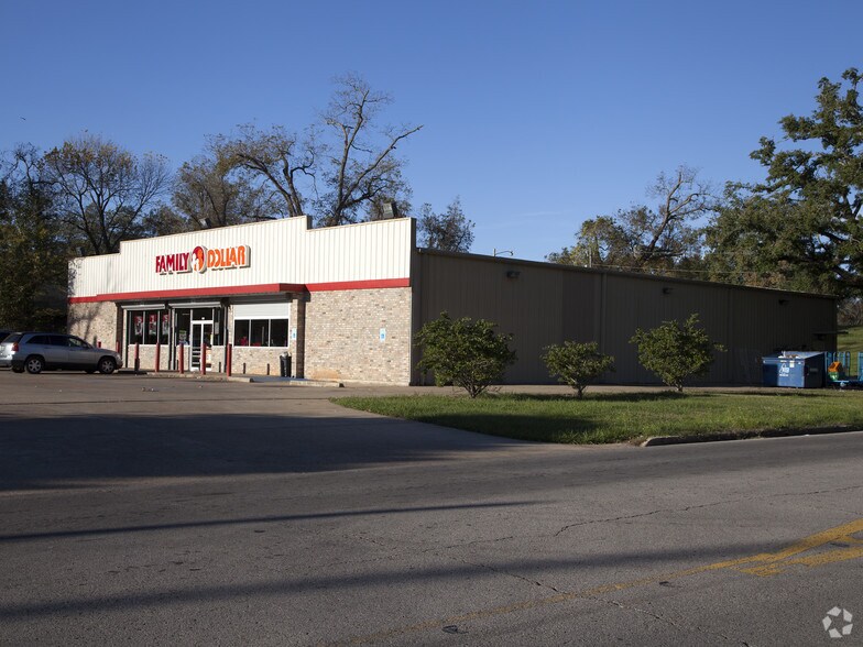 Primary Photo Of 2501 3rd St, Alexandria Freestanding For Lease