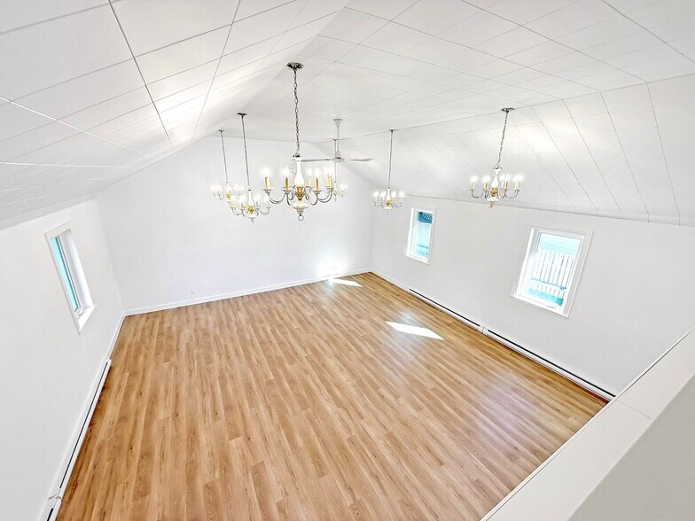 More Photos Of 364 Regent St, Orillia Religious Facility For Sale