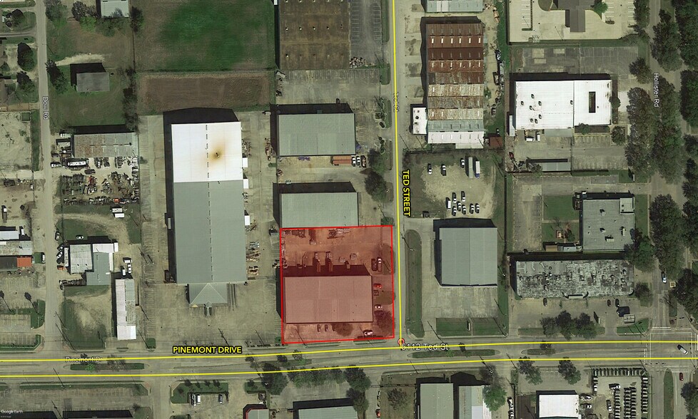 More Photos Of 7730 Pinemont Dr, Houston Warehouse For Lease