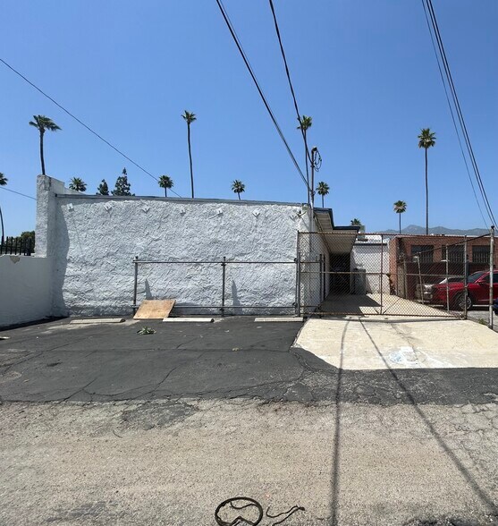 More Photos Of 3330 Colorado Blvd, Pasadena Storefront For Sale