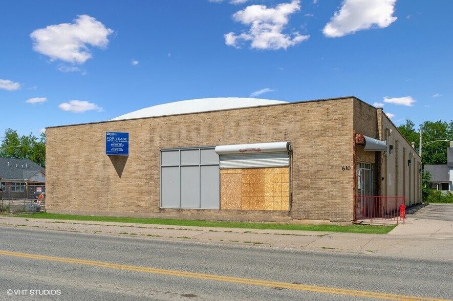 More Photos Of 610 S Genesee St, Waukegan Convenience Store For Lease