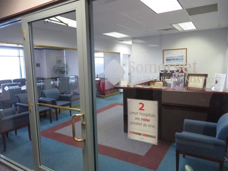 More Photos Of 92 E Main St, Somerville Office For Lease