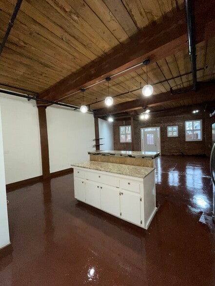 More Photos Of 555 Whitehall St SW, Atlanta Distribution For Lease
