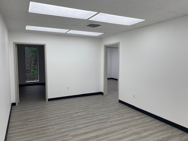 More Photos Of 10122 Long Point Rd, Houston Medical For Lease