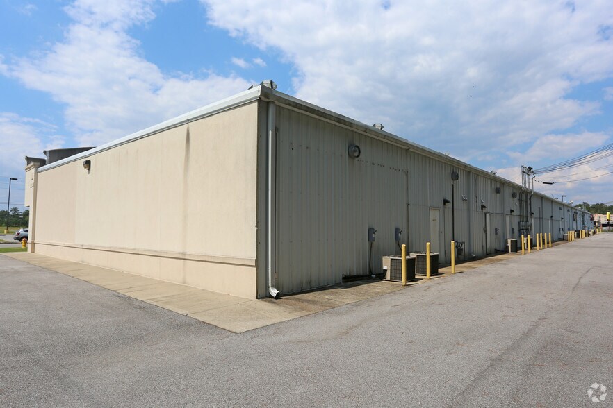 More Photos Of 977 Gilbert Ferry Rd SE, Attalla Unknown For Lease