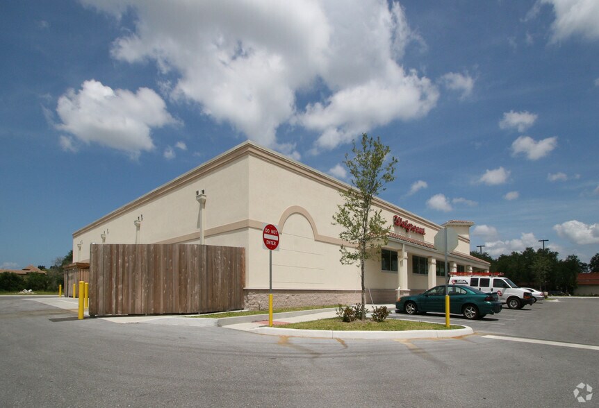 More Photos Of 3550 Fruitville Rd, Sarasota Drugstore For Lease