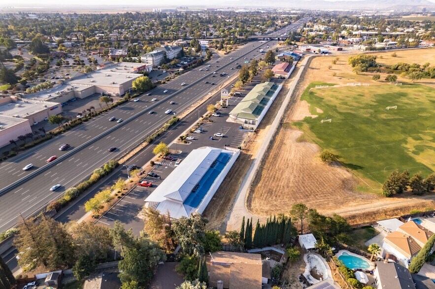 More Photos Of 1595 Holiday Ln, Fairfield Unknown For Lease